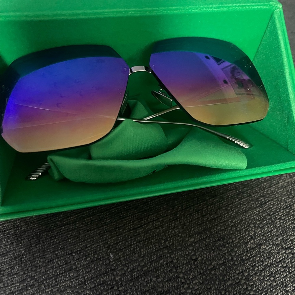 Bottega Veneta Gradient Lens Sunglasses